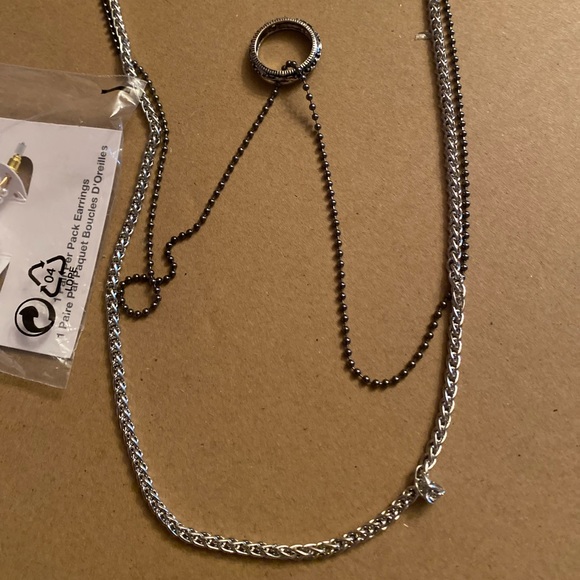 Jewellery bundle doubled necklace with ring attached and pearl earrings. New - Picture 1 of 2